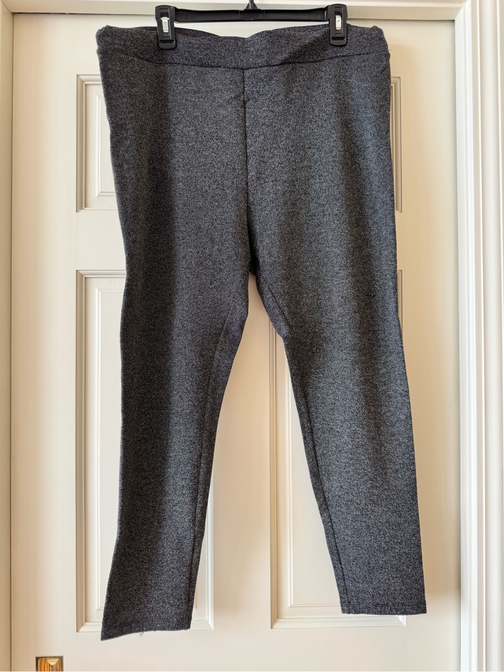 Women’s Gray Knit Skinny Dress Pants